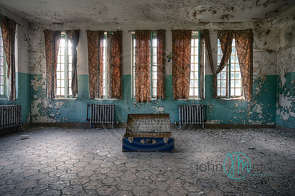 abandoned mental institution (asylum)