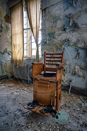 abandoned mental institution (asylum)
